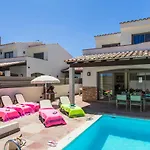 Villa Pino by Villa Plus