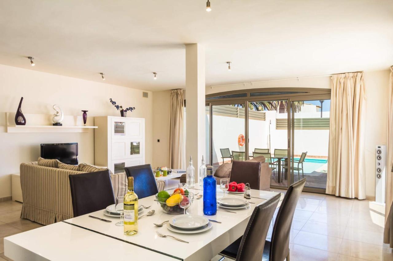 Pino By Villa Corralejo